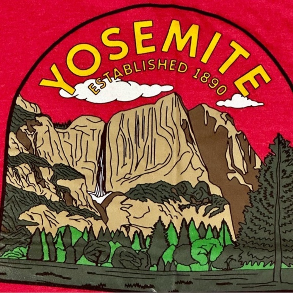 Columbia Vibrant Red Tee Yosemite Graphic Design National Park Summer Nature